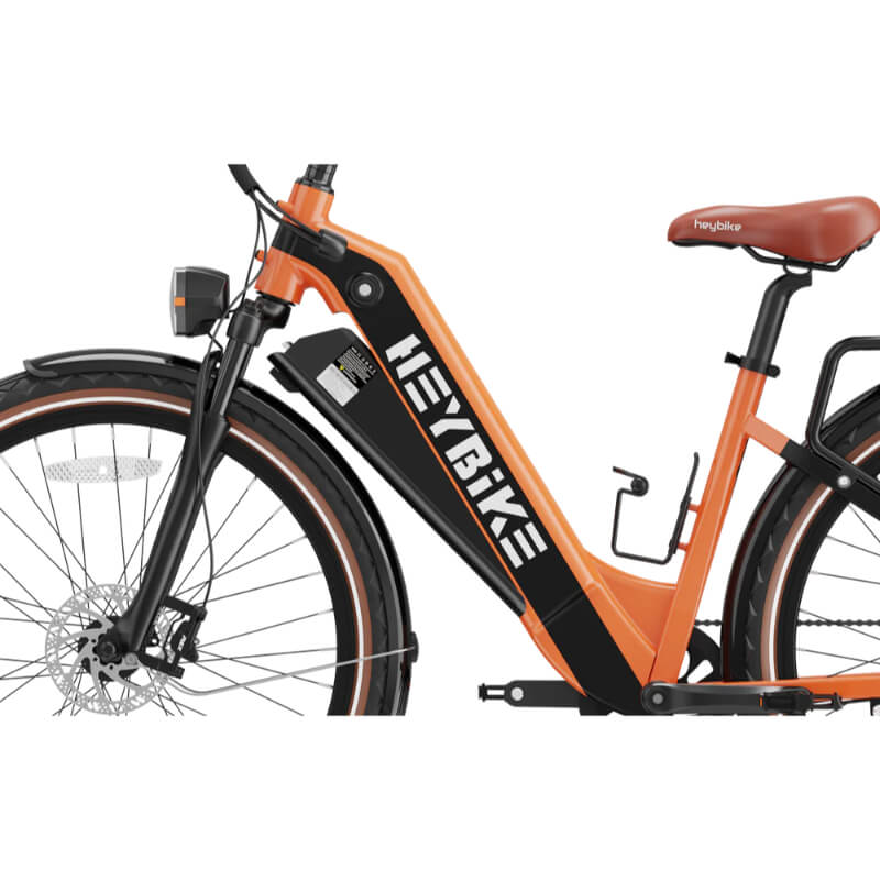 Step-through commuter frame with practical everyday equipment