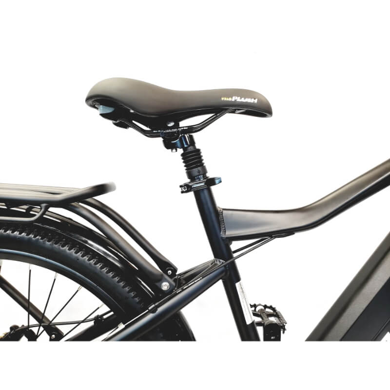 180mm hydraulic brakes with 26 × 1.95-inch tires